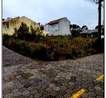 Terreno com 254,57m² em área residencial, desocupado