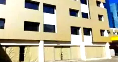 Prédio Comercial com 1030.96m² em Leilão