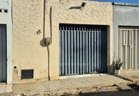 Casa com 2 quartos, 1 banheiro e 100m² de área construída em terreno de 150m²