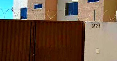 Casa Duplex em Pajuçara com 2 Vagas e 67m²