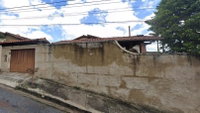 Terreno de 300m² com benfeitorias e compra parcelável