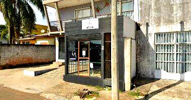 Terreno com edificação de 3 ambientes e garagem, 360m²