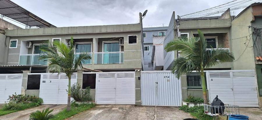 Casa em condomínio com 3 dormitórios e 2 banheiros