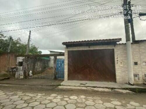 Casa Ocupada com 2 Quartos e 2 Banheiros em Mongaguá, SP