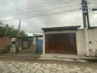 Casa Ocupada com 2 Quartos e 2 Banheiros em Mongaguá, SP