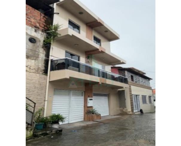 Sobrado 3 dorms 2 banheiros 144m² Malembá - Candeias/BA