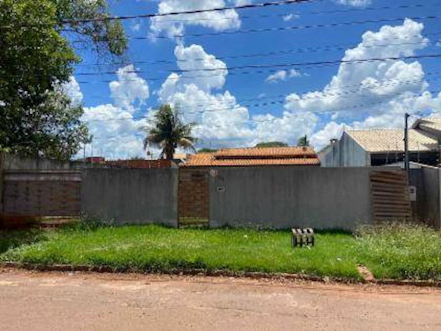 Casa padrão com 435m² terreno e 100m² construída, ocupada