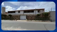 Casa residencial de dois pavimentos, 466,80m², desocupada