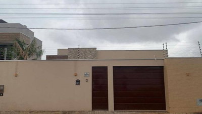 Casa Ocupada com 3 Quartos e 189 m² de Área Construída