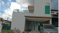 Casa ocupada com 4 quartos e 302 m² construídos