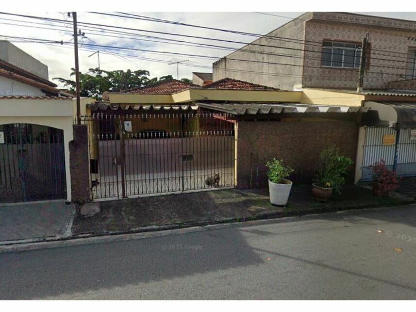 Casa em leilão com 3 quartos e 2 banheiros