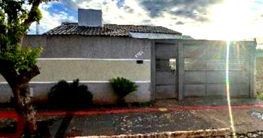 Casa em Dourados/MS com 2 quartos e 200m² de terreno