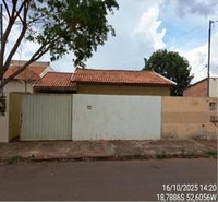 Casa em Jardim Esplanada I, 135m² de área construída, desocupada
