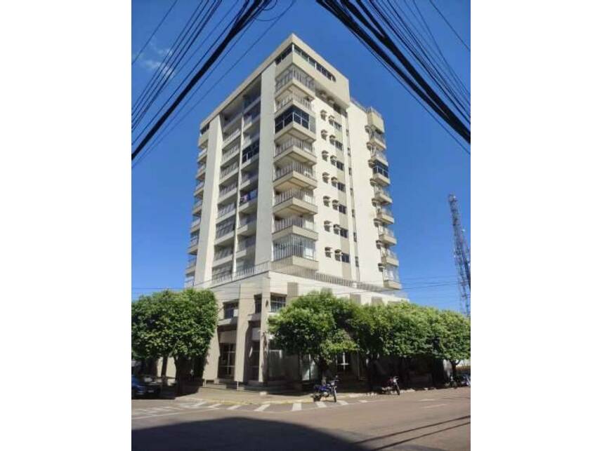 Apartamento Ocupado com 1 Vaga e 246 m² no Centro