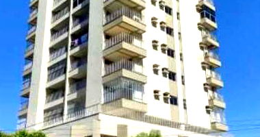 Apartamento Ocupado com 1 Vaga e 246 m² no Centro