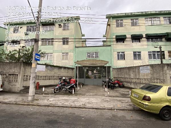 Apartamento de 2 Quartos em Pilares - Oportunidade Única