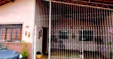 Casa com 4 Quartos e Edícula em Nova Odessa