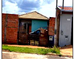 Casa com 43,85m² privativos e terreno de 235,5m²