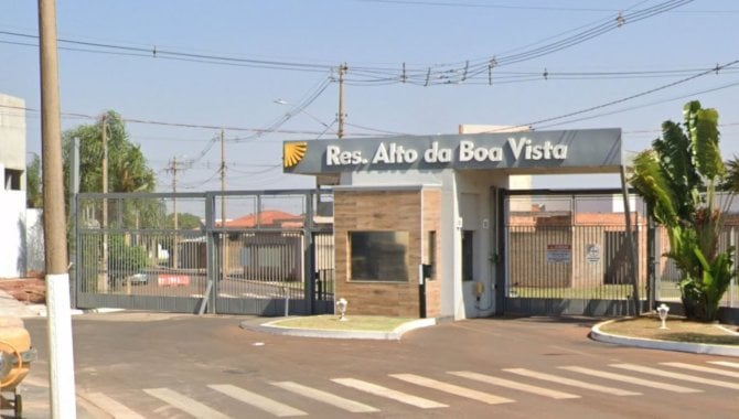 Casa em Condomínio com 150m² de Área Construída