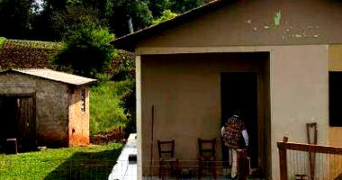 Casa em leilão com 2 quartos e 1 banheiro