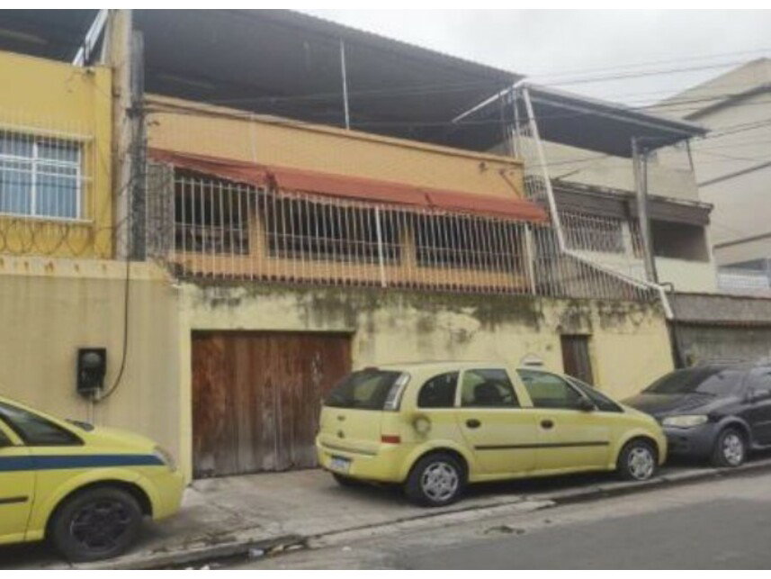 Casa em Leilão com 309m² Construída em Piedade, Rio de Janeiro
