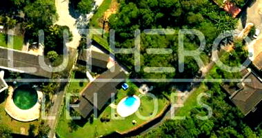 Terreno amplo 306,5m² em localização privilegiada, desocupado