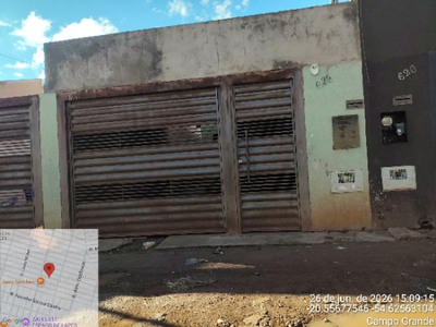 Casa com 2 quartos e 1 vaga de garagem em Campo Grande