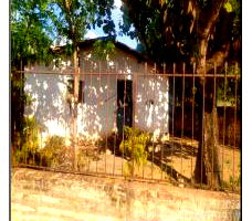 Casa com 2 quartos, 1 banheiro, 2 salas, cozinha e 1 vaga