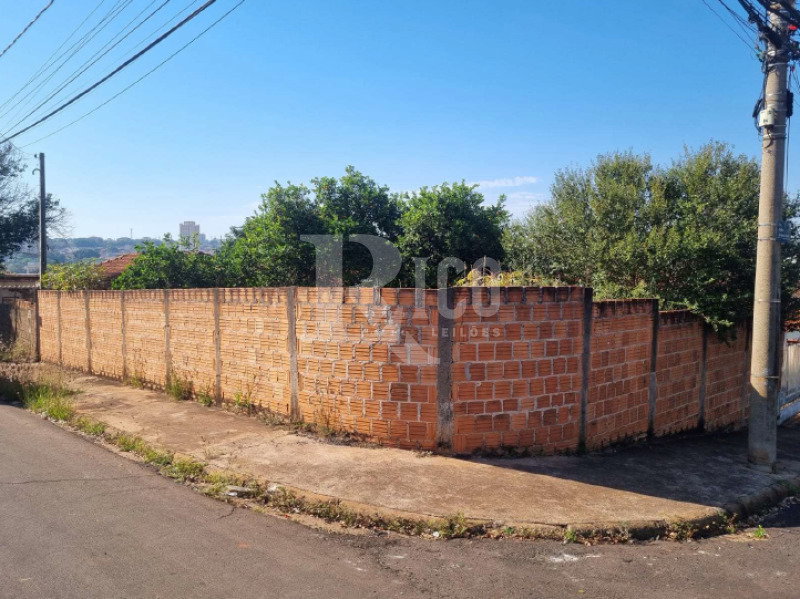 Terreno Esquina no Parque do Carmo com 150m²