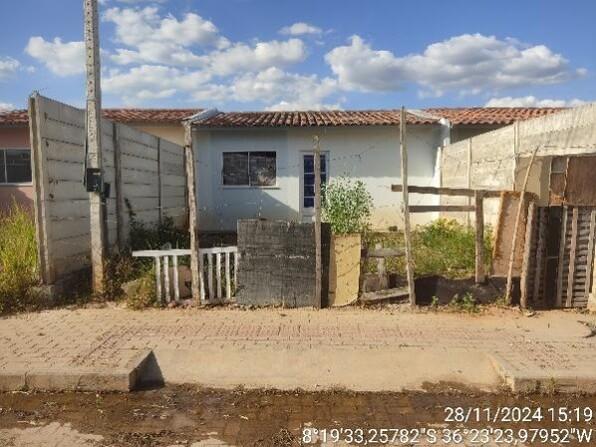 Casa com 2 quartos, 1 banheiro, 50m² área privativa, 2 vagas