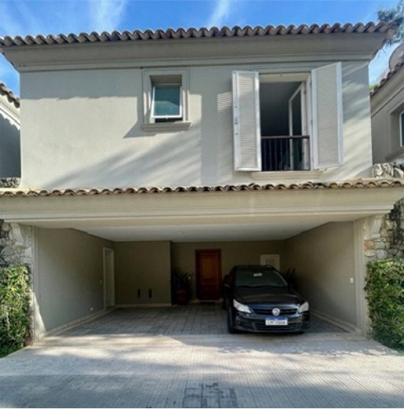 Casa no Morumbi com 3 suítes e 440m² de área construída
