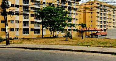 Apartamento Confortável com 2 Quartos e Varanda - 46m² Área Construída