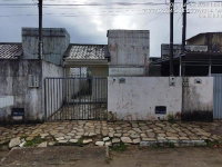Casa com 2 quartos, 2 banheiros e 1 vaga de garagem