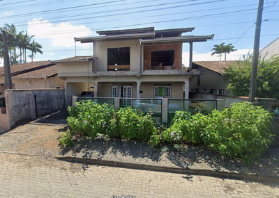 Sobrado com 240m² em Joinville/SC