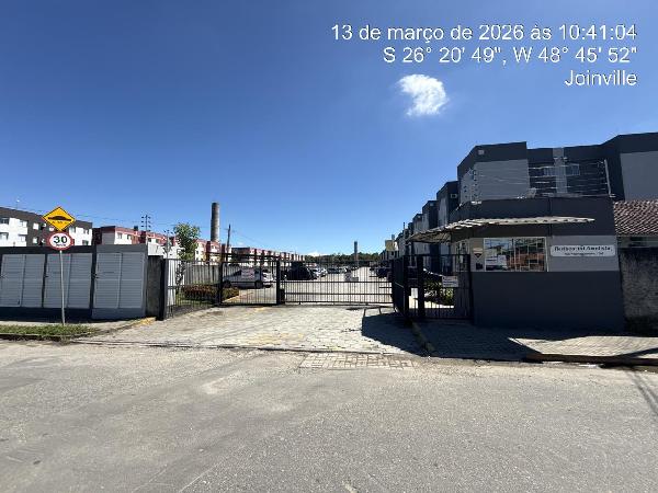 Apartamento 2 Quartos com Vaga em Joinville