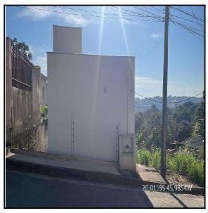 Casa com 1 Quarto e Área de 32,70 m² em Bambuí/MG