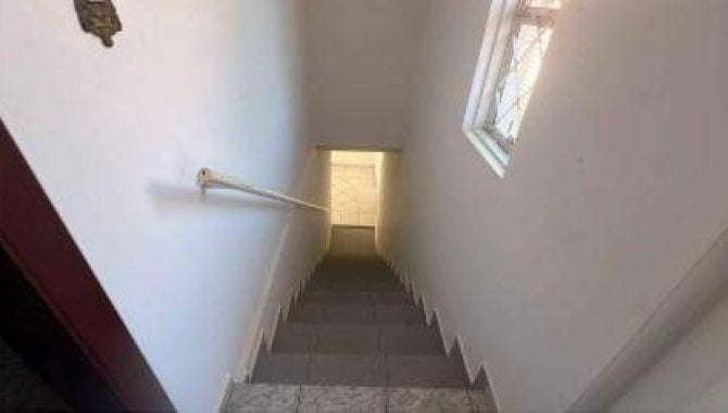 Casa com 4 quartos, 3 banheiros e 1 vaga de garagem