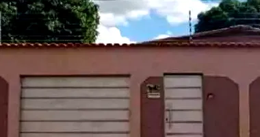 Casa em leilão com 3 quartos e 2 banheiros
