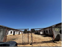 Terreno com 18 casas inacabadas em Iperó - SP