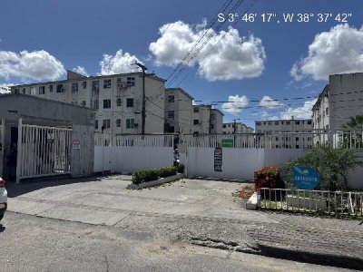 Apartamento com 2 Quartos e 2 Banheiros em Condomínio