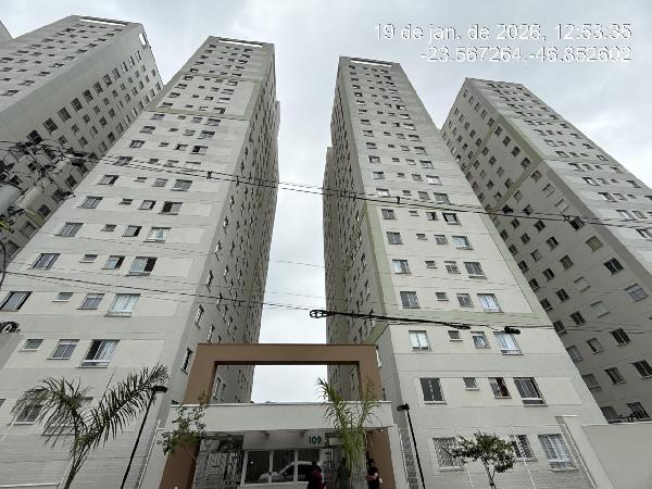 Apartamento com 2 quartos, 64m², 1 vaga