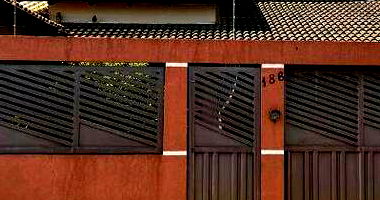 Casa padrão ocupada com 1 vaga e 141m² construída