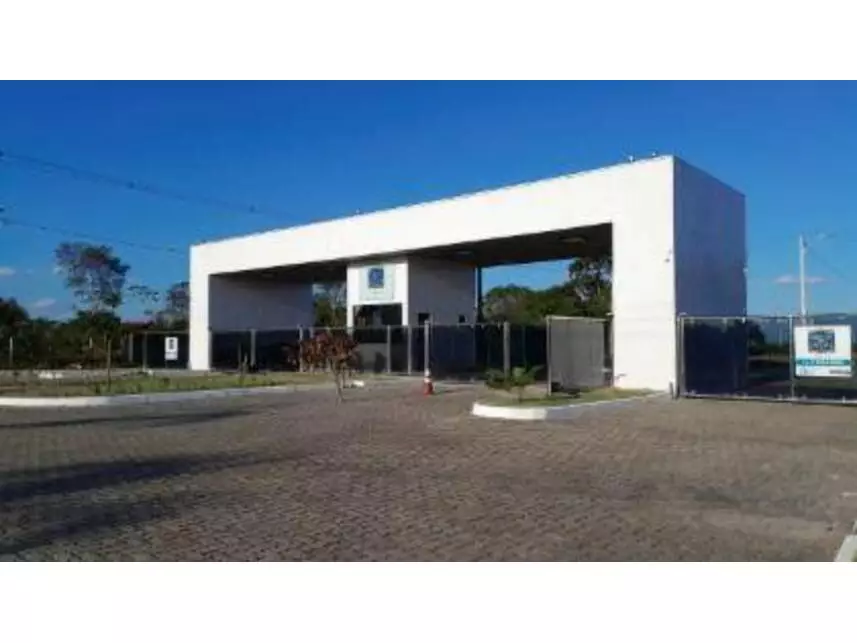 Terreno em condomínio com 360m², ideal para investimento