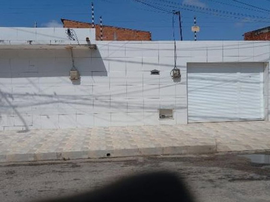 Casa com 141 m² construída, 3 quartos, ocupada