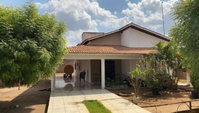 Casa espaçosa com 4 quartos e 168 m², ocupada