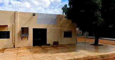 Lote com 800m² com barracão não averbado, terreno amplo
