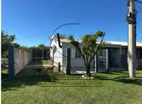 Terreno com casa de 2 quartos e 1 banheiro, 280m²
