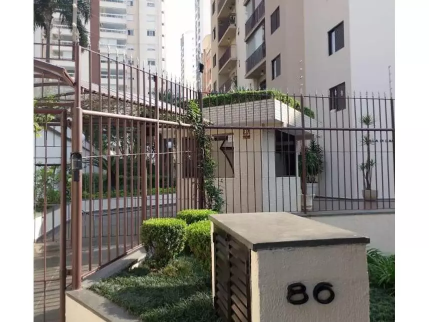 Apartamento com 3 Quartos e 2 Banheiros em Leilão na Lapa