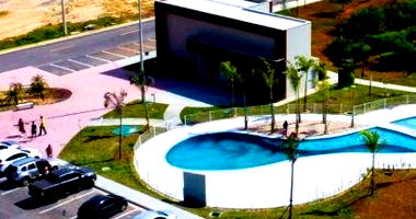 Casa em Condomínio com 200m² de Terreno