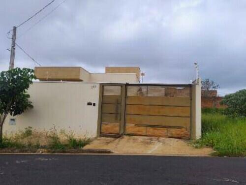Casa padrão com 55m² construídos em terreno de 200m²